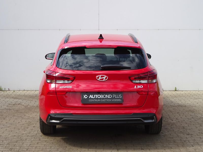 Hyundai i30 1.5 T-GDI 103kW DCT Style - fotka 9 z 21