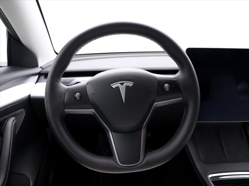 Tesla Model 3 LongRange AWD SOH90,6% DPH - fotka 19 z 33