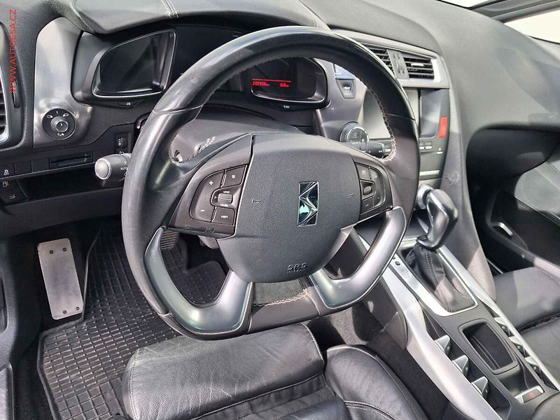 Citroën DS5 (2015) 2.0 HDi, AT, navi, xenon - fotka 13 z 21