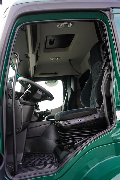 Mercedes-Benz (2018) ANTOS / 1833 / E 6 / KONTENER  - fotka 7 z 43