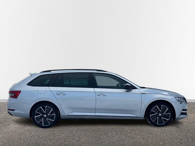 Škoda Superb Sportline 4x4 DSG - fotka 16 z 29