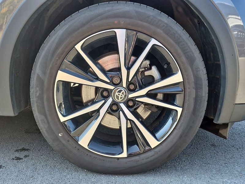 Toyota C-HR 2.0L PHEV CVT Style - fotka 26 z 26