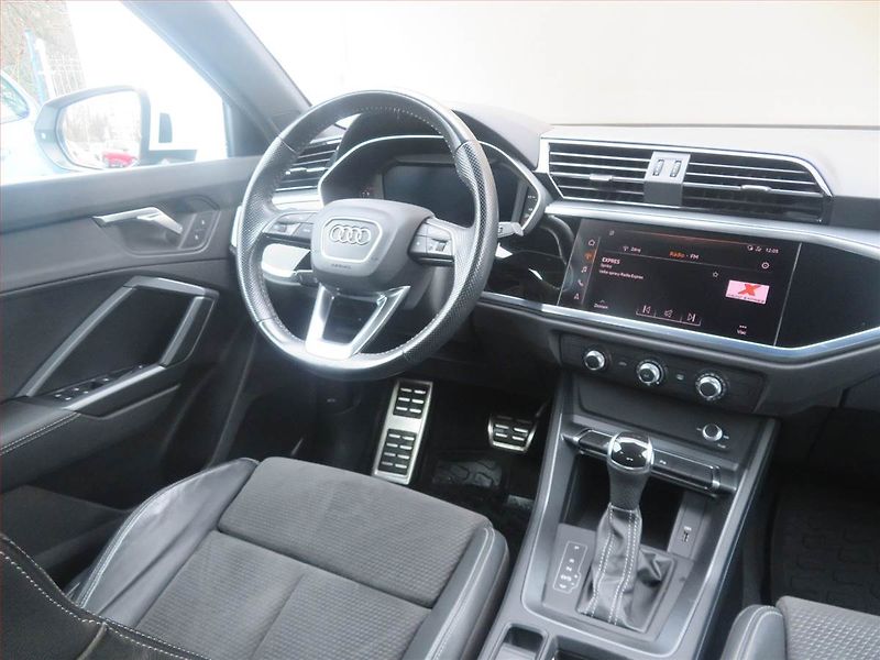 Audi Q3 (2020) S line 2.0 TDI - fotka 7 z 16