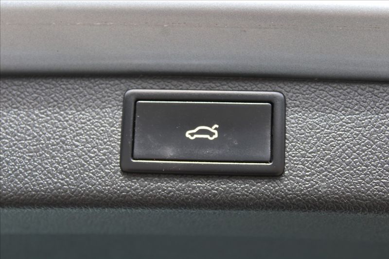 Škoda Superb 2,0 TDI  ČR,AUTOMAT,ELEGANCE - fotka 26 z 29