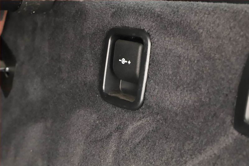 BMW Řada 5 (2012) 530d xDrive, 4X4, Automat - fotka 15 z 20