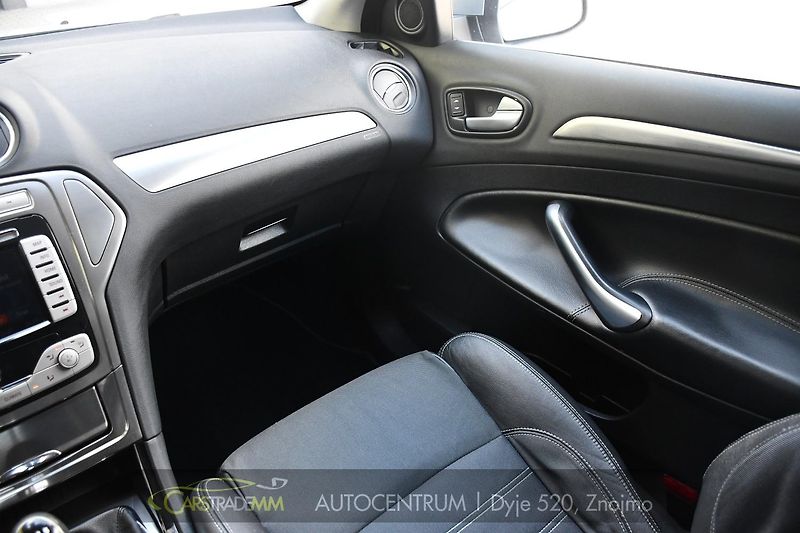 Ford Mondeo 2.0TDCi NAVI PDC - fotka 24 z 44