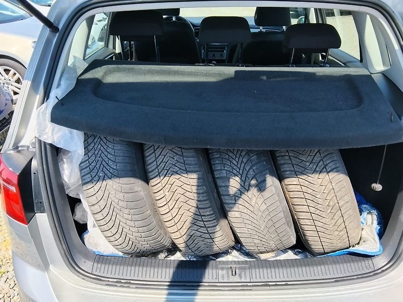 Volkswagen Golf Sportsvan (2015) - fotka 12 z 27