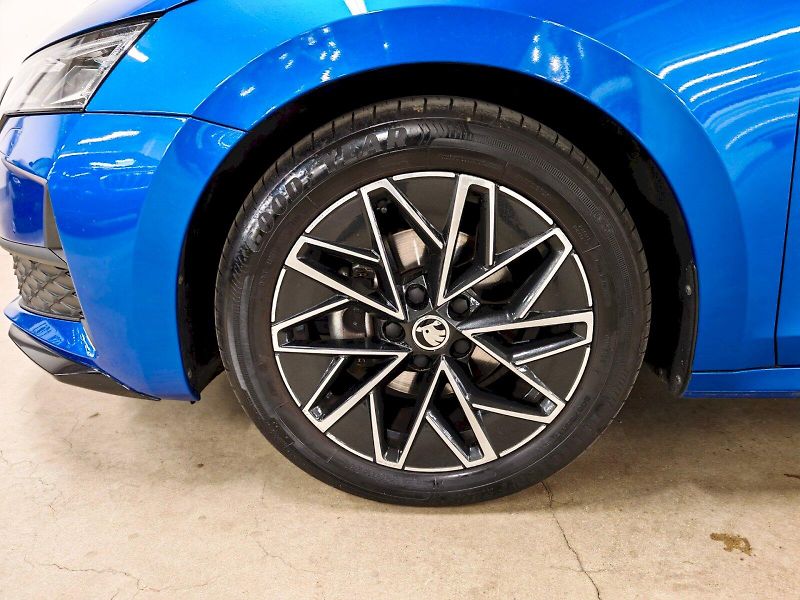Škoda Octavia (2024) 1.5 TSI 110 kW Sportline - fotka 30 z 30
