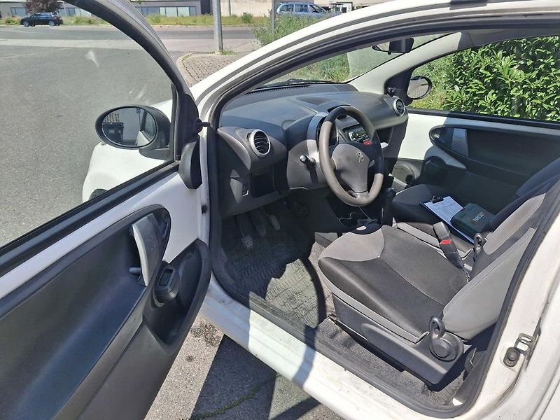 Peugeot 107 1,0 7B64871 - fotka 12 z 17