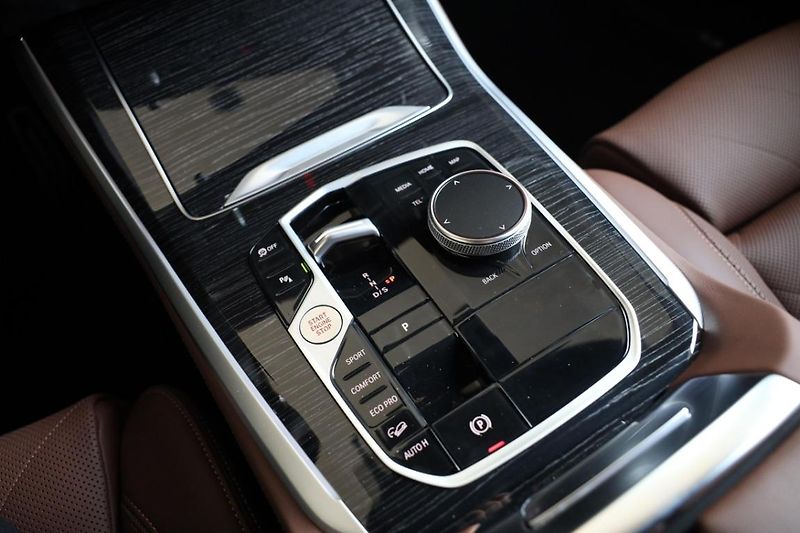BMW X5 xDrive30d - fotka 10 z 33