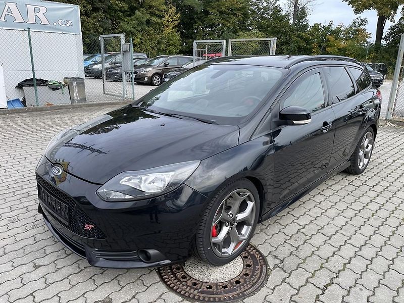 Ford Focus ST 2.0 EB 184 kW serviska - fotka 1 z 19