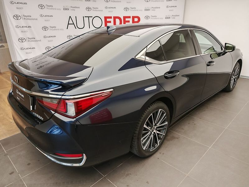 Lexus ES 300h Prestige Plus - fotka 4 z 49