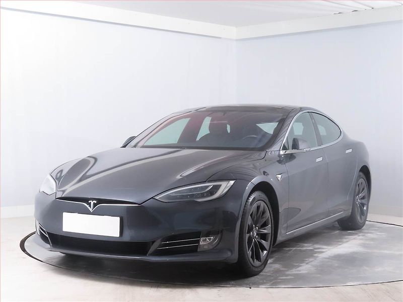 Tesla Model S (2017) P100D, SoH 93% - fotka 2 z 17