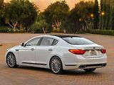 Kia K900.