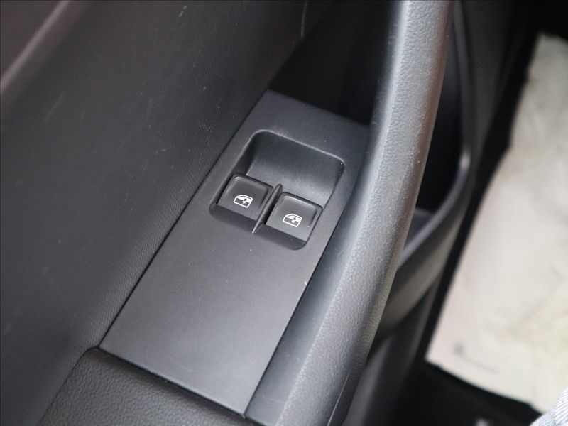 Škoda Rapid 1,0 TSi, 70kW, Výhřevy, Klima - fotka 11 z 21