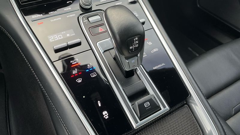 Porsche Panamera Turbo S E-Hybrid - fotka 28 z 30
