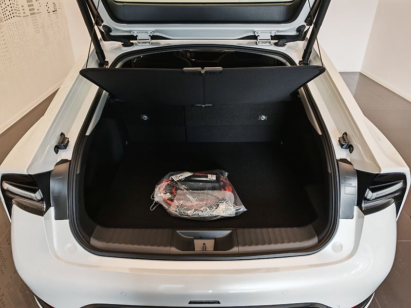 Toyota Prius 2.0 Plug-in Hybrid Prestige - fotka 7 z 38