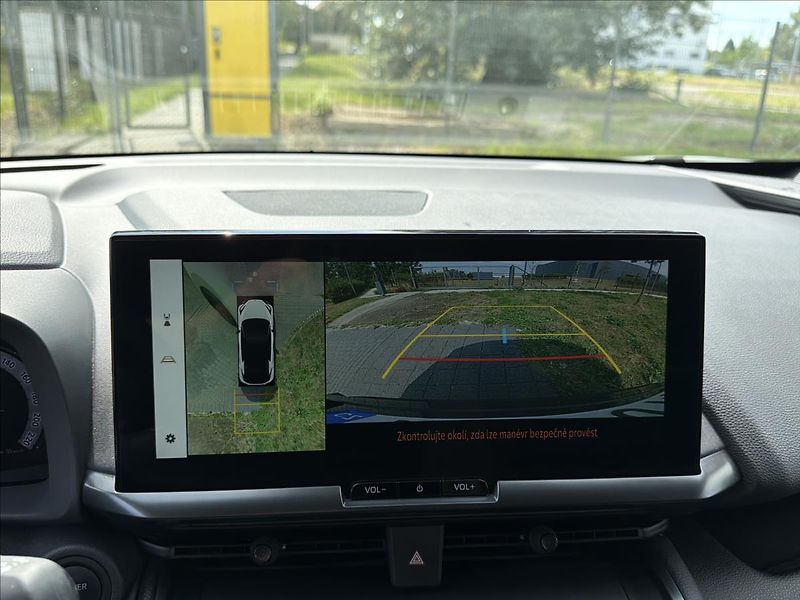 Toyota C-HR 2,0 Hybrid E-CVT AWD GR Sport - fotka 24 z 32