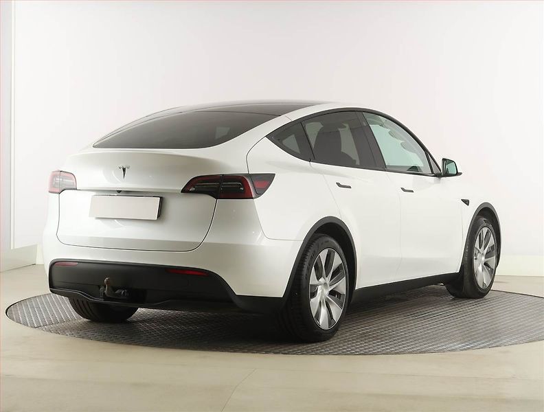 Tesla Model Y (2023) RWD LFP 60kWh, SoH 97% - fotka 5 z 31