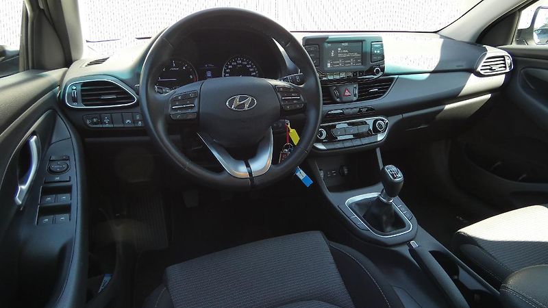 Hyundai i30 Kombi 1.6 CRDi Tricolor - fotka 5 z 22