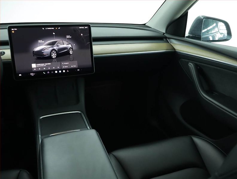 Tesla Model Y (2022) Long Range AWD 75kWh, SoH 89% - fotka 8 z 23