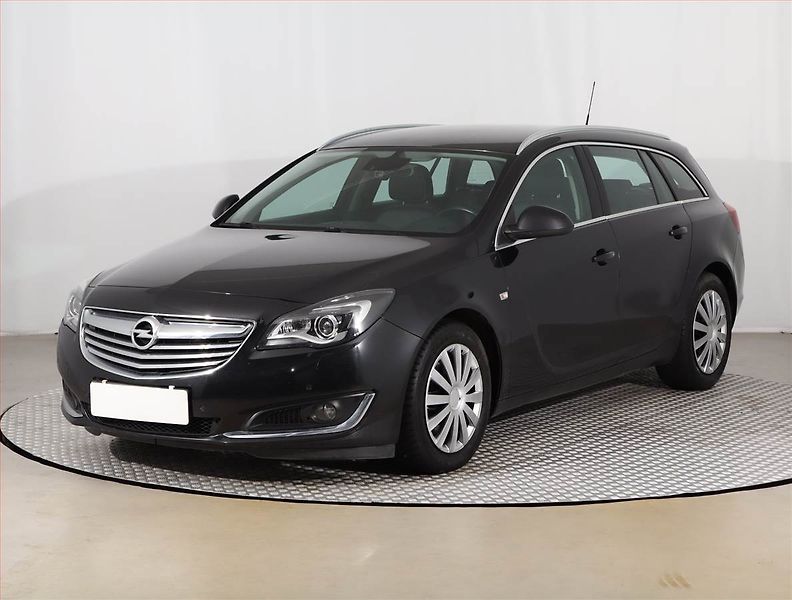 Opel Insignia (2014) 2.0 CDTI, Xenony, Tempomat - fotka 2 z 18