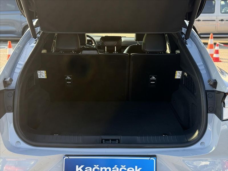 Ford Mustang Mach-E 92kWh Long Range Premium - fotka 15 z 35