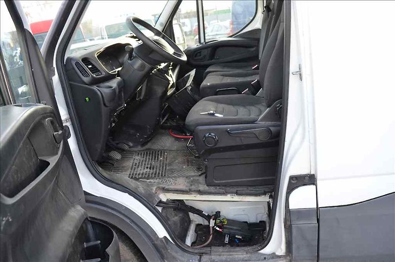 Iveco Ostatní (2018) 35S12 2,3 D - fotka 15 z 23