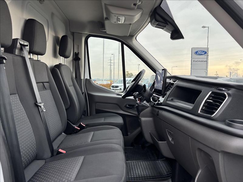 Ford Transit 2,0 EcoBlue 96kW L3 - fotka 17 z 40