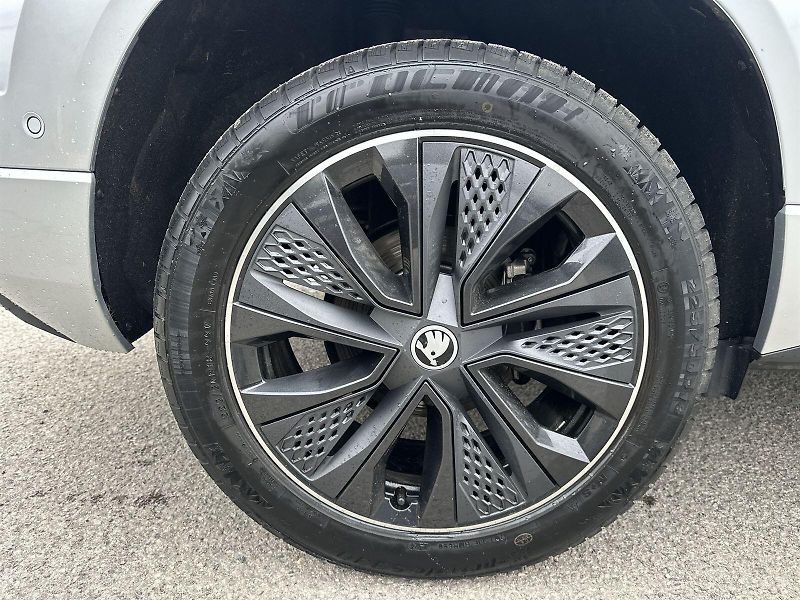 Škoda Karoq (2025) 2.0 TDI 4x4 DSG Sportline - fotka 32 z 33