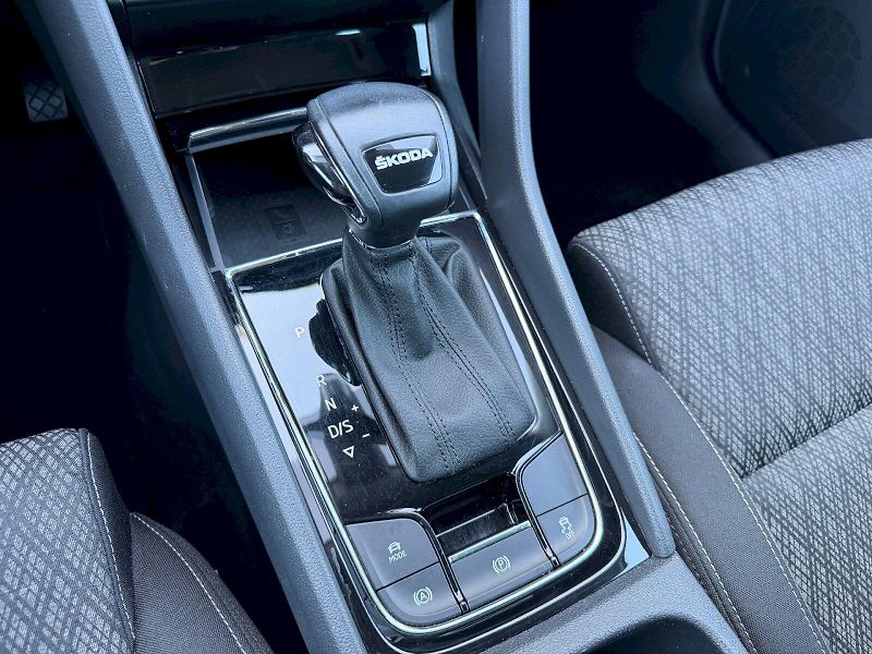 Škoda Karoq (2023) 1.5 TSI 110kW DSG Style - fotka 27 z 35