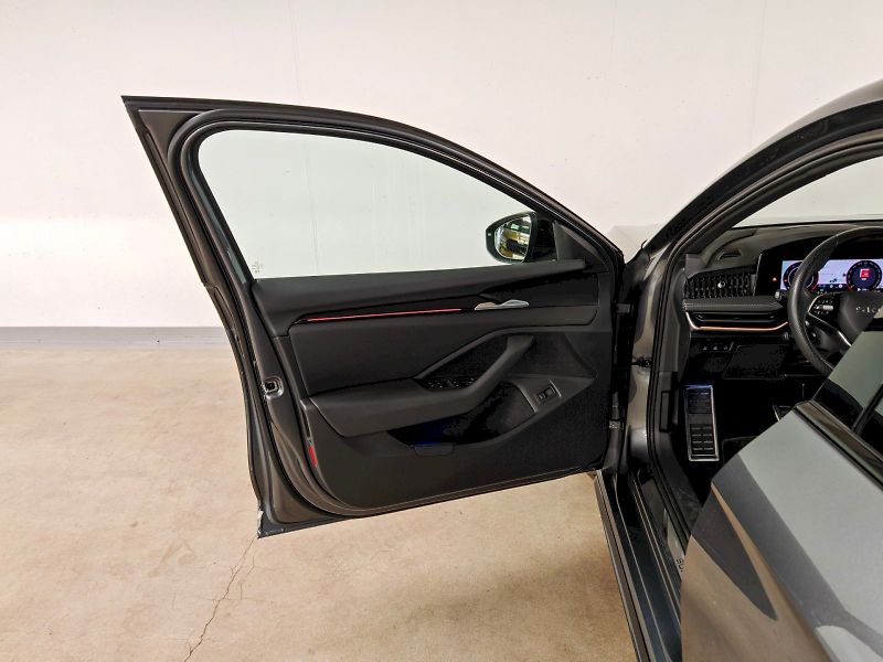 Škoda Superb (2025) Combi 2.0 TDI 142 kW DSG 4x4 S - fotka 24 z 36