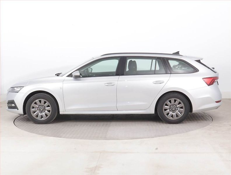 Škoda Octavia (2022) Ambition 2.0 TDI, ČR,1.maj - fotka 3 z 15