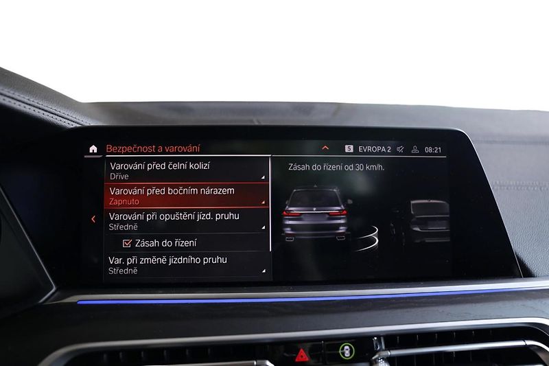 BMW X7 xDrive40i - fotka 17 z 32