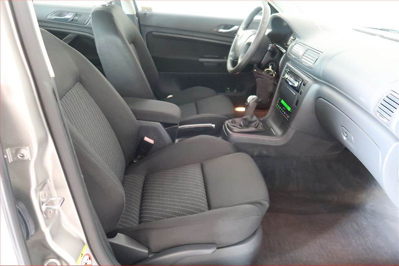 Škoda Superb (2008) 1.9 TDI, Tažné, Klima - fotka 9 z 14