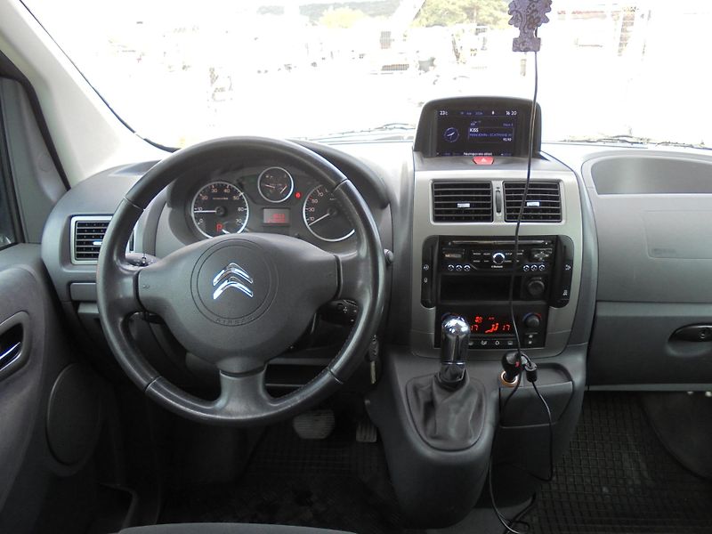 Citroën Jumpy (2014) 2.0 HDI- AUTOMAT- NAVI- 8.MÍST - fotka 10 z 15