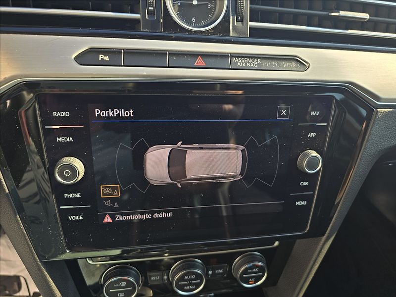 Volkswagen Passat B8 2,0TDi110KW COMFORTLINE - fotka 21 z 49