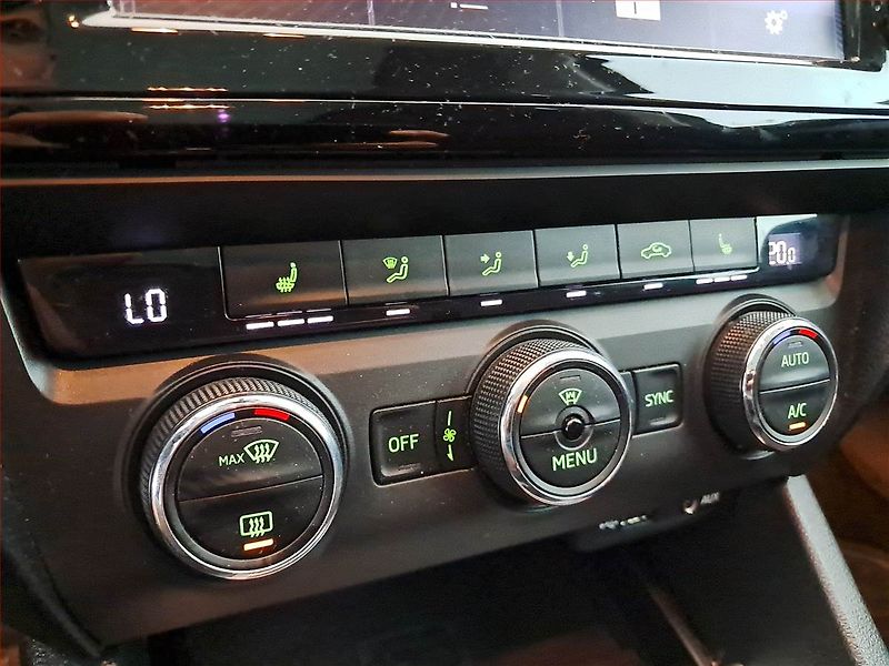 Škoda Octavia (2017) Style 1.6 TDI, Serv.kniha - fotka 16 z 21