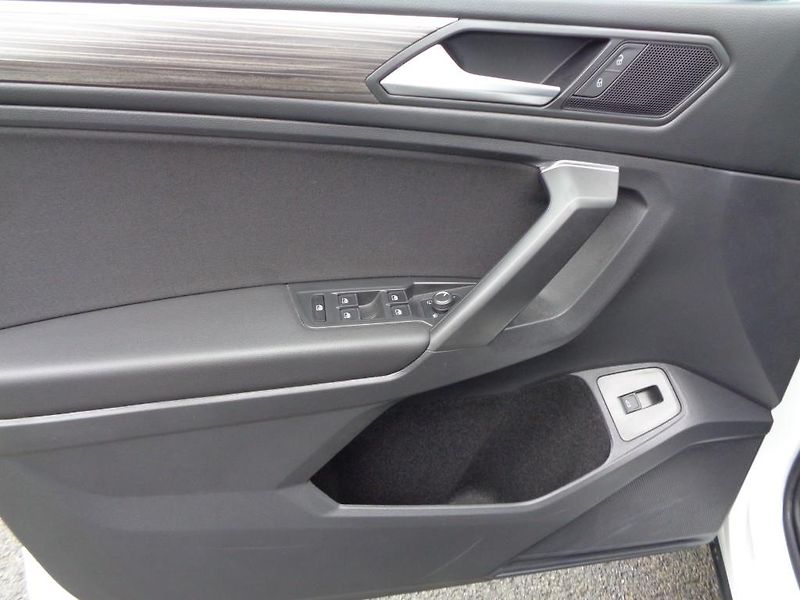 Volkswagen Tiguan 2.0 TDI DSG Elegance  110 kW - fotka 23 z 30