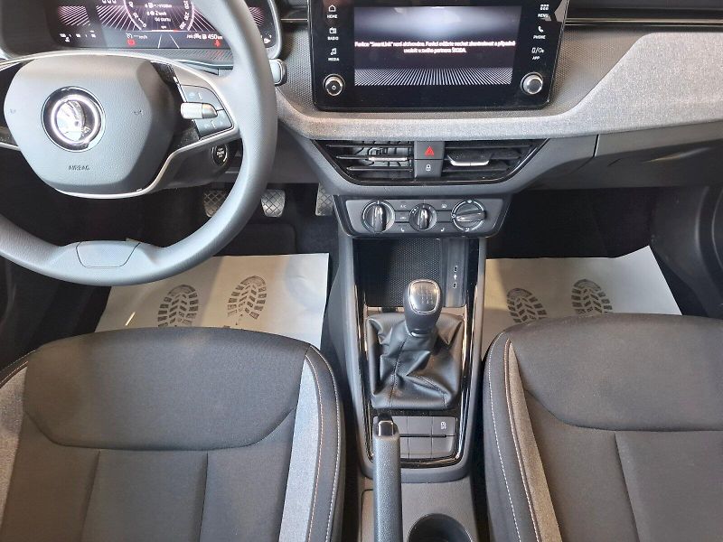Škoda Scala (2024) SELECTION TSI 85/1.0 M6F - fotka 15 z 29