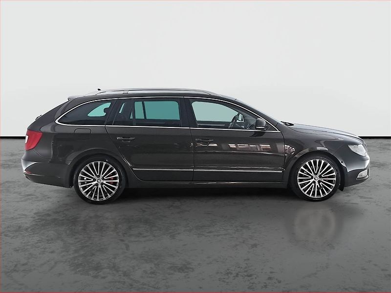 Škoda Superb (2012) 2.0 TDI, 4X4, Navi, Xenony - fotka 6 z 22