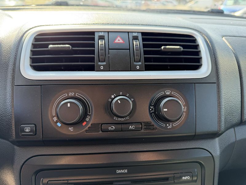Škoda Roomster 1,4i 16V/63kW - KLIMA,ABS - fotka 21 z 59