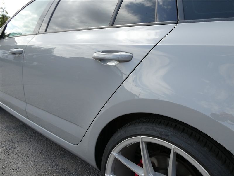 Škoda Octavia 2,0 TSi 162kW RS NAVI,EL. ŠÍBR - fotka 16 z 47