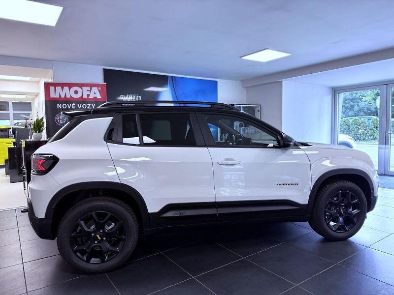 Jeep Avenger (2026) 1.2 T e-hybrid AT 145k 4xe The - fotka 4 z 19