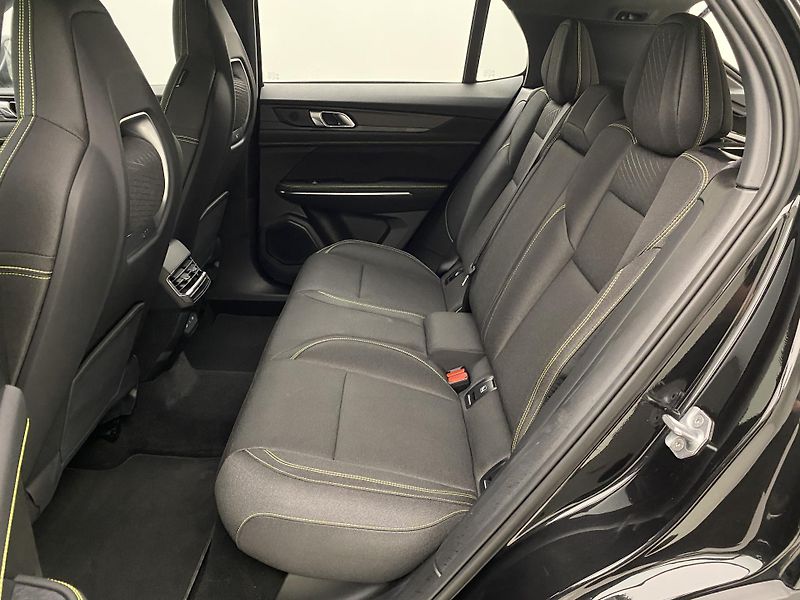 Lynk & Co 01 CORE PHEV AUT CZ 1.maj - fotka 4 z 72