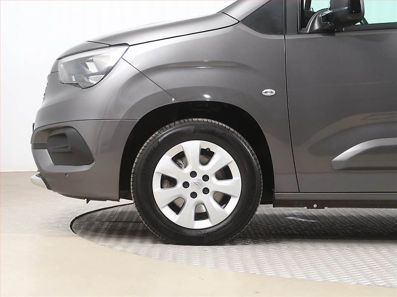 Opel Combo (2022) Elegance 1.2 Turbo, 5Míst, ČR - fotka 15 z 17