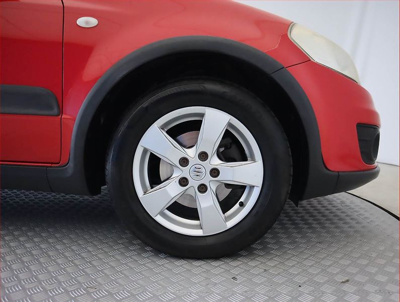 Suzuki SX4 (2013) 1.6 VVT, Automat, Serv.kniha - fotka 15 z 17