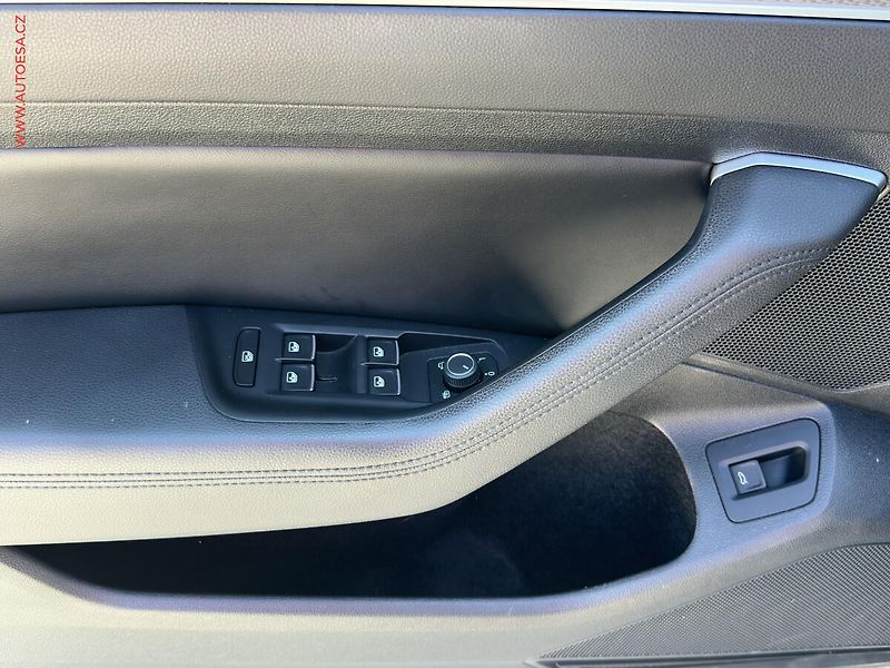 Volkswagen Passat (2019) 2.0TDI 4x4, ČR, DSG, navi - fotka 12 z 18