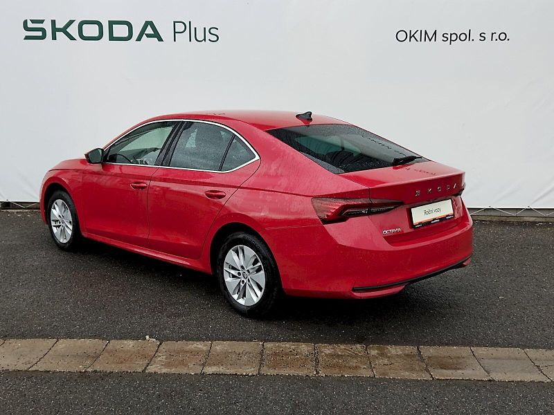 Škoda Octavia (2024) Top Selection 1,5 Tsi 110 Kw D - fotka 32 z 36
