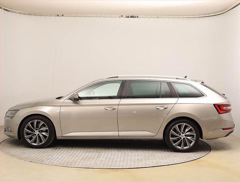 Škoda Superb (2018) Laurin&Klement 2.0 TDI, 4X4 - fotka 3 z 28